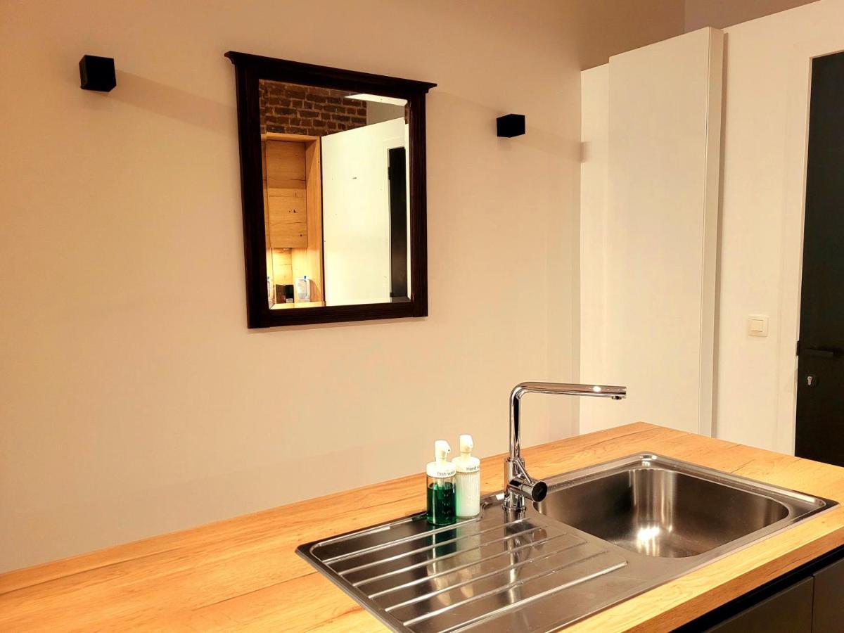 Brand New Iris Room With Private Bathroom And Balcony Brussel Buitenkant foto